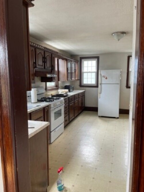 Primary Photo - 38 Surrey St