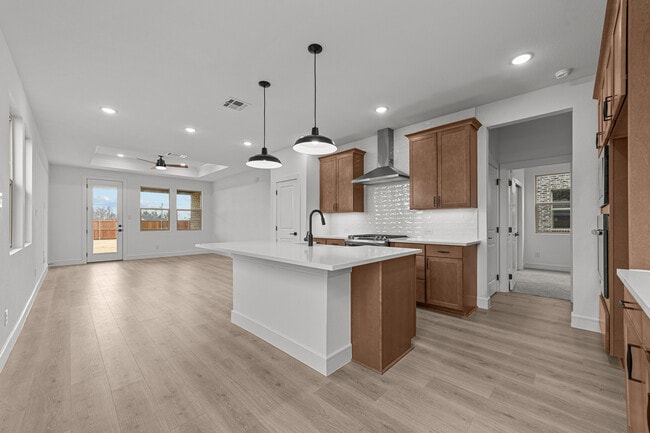 Building Photo - 512 Sunflower Trl