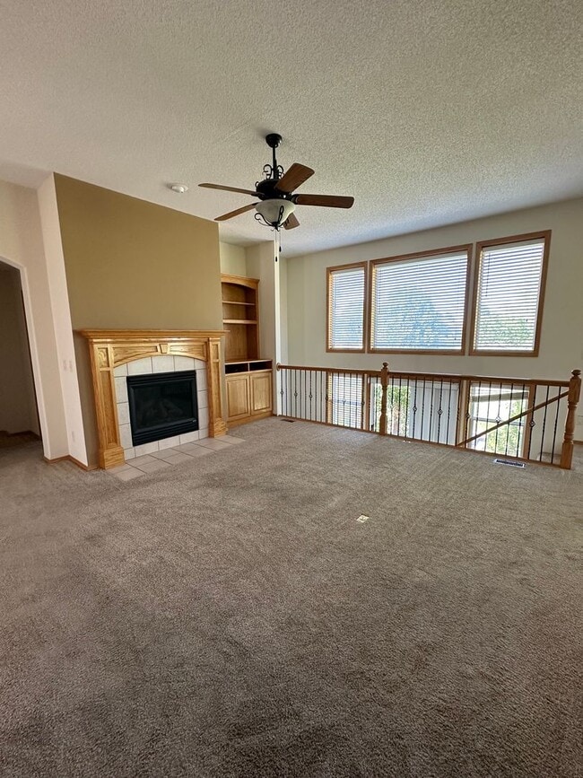 Building Photo - 200 Sienna Dr