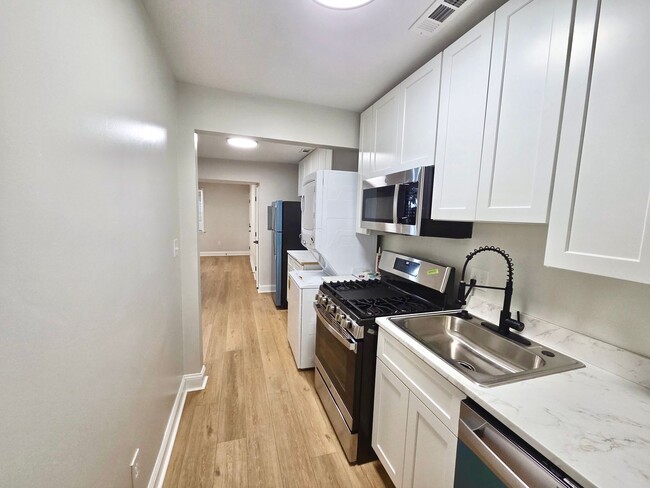 Building Photo - Charming 3 BR/1 BA Apartment in Trinidad!