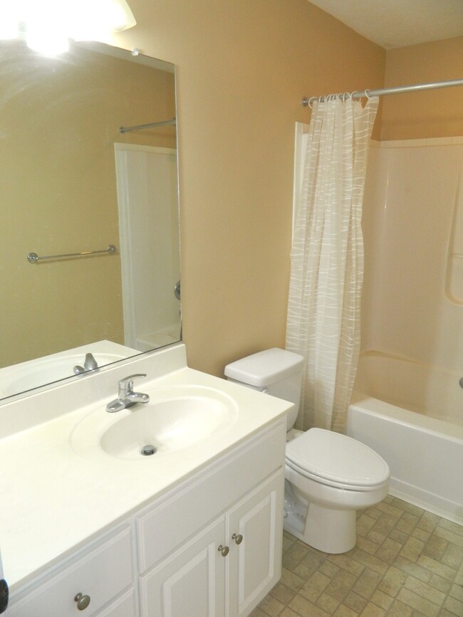 Foto del edificio - Townhome for Rent - 905 Bryans Way Groveto...