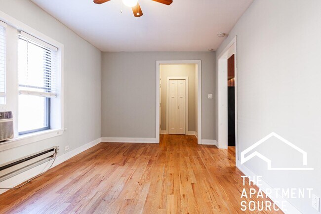 Foto del edificio - 3722 N Pine Grove Ave