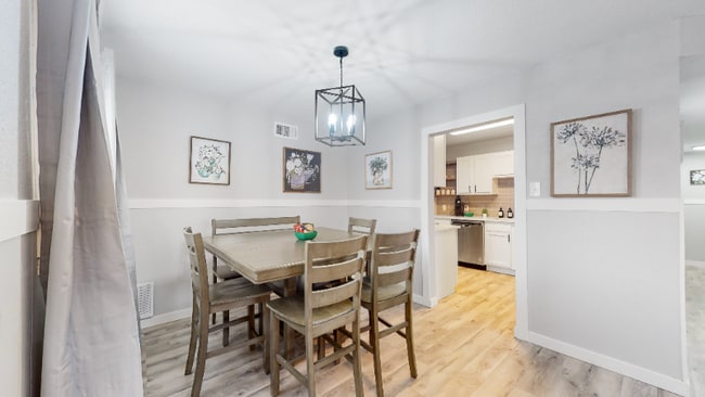 Foto del edificio - 1217 S Victor St