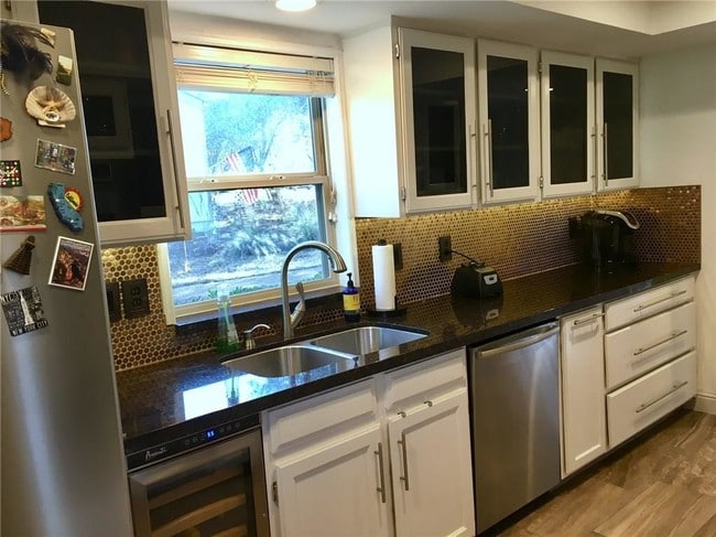 Foto del edificio - 6441 Cedar Hollow Dr