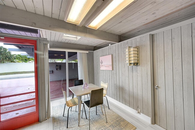 Foto del edificio - 234 Pine Ave