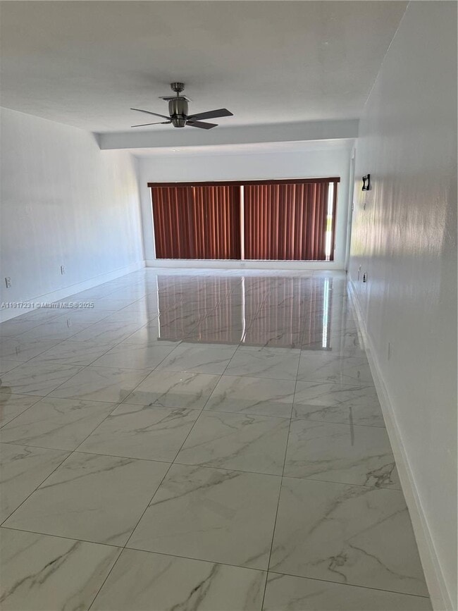 Foto del edificio - 9635 Haitian Dr