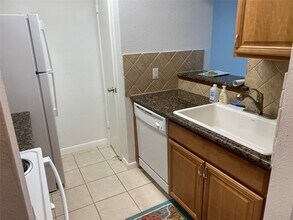 Building Photo - 10075 Westpark Dr