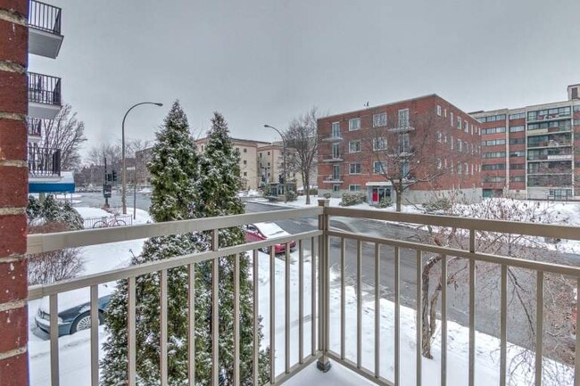 Photo du bâtiment - 2120 Av Van Horne