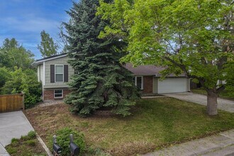 Building Photo - 117 Sandler Dr
