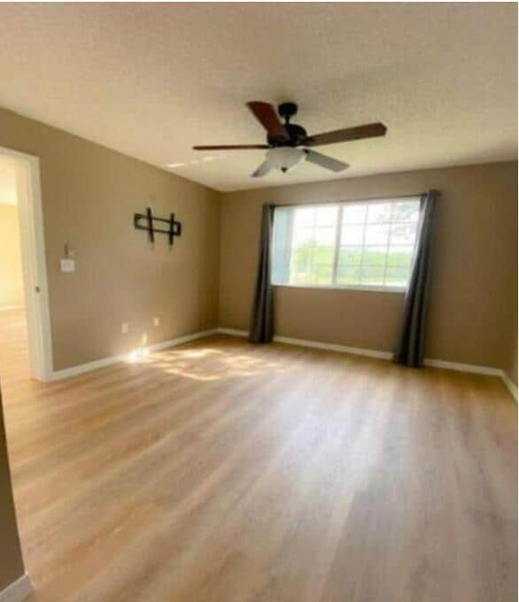 Foto del edificio - 600 Crestwood Ct N