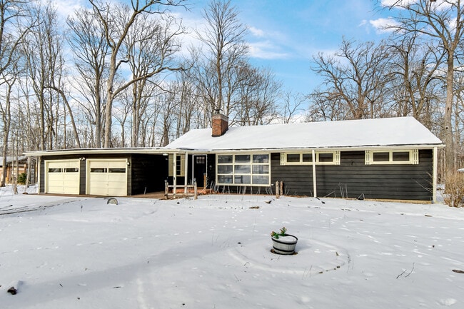 Building Photo - 11040 Cleveland Rd