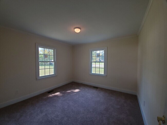 Building Photo - 308 W 8th Avenue ~ Raeford