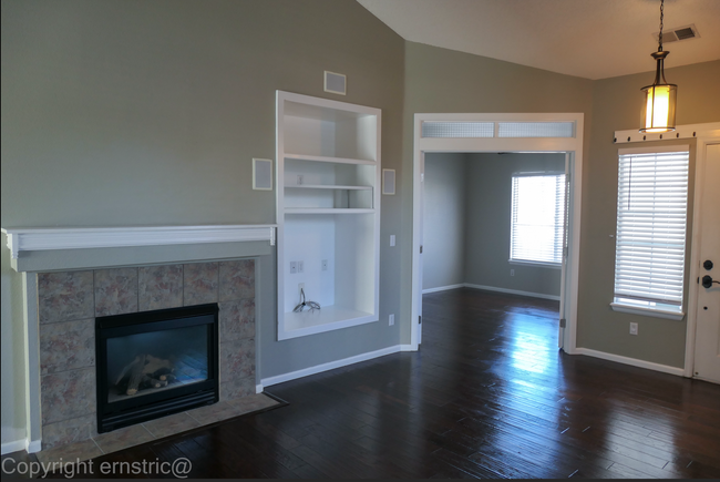 Building Photo - 5319 S Sicily Way