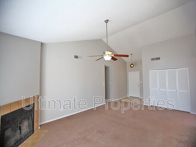Building Photo - 1803 W Barrow Dr