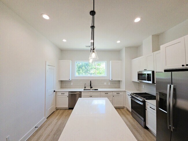 Foto del edificio - 2852 Cline St