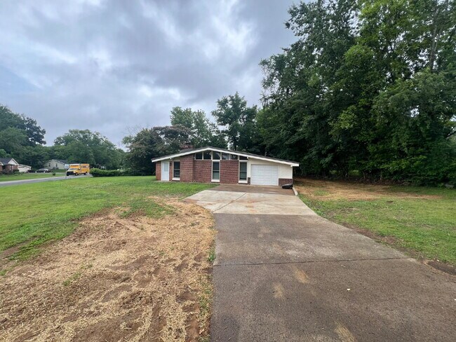 Foto del edificio - 7 Concord Dr