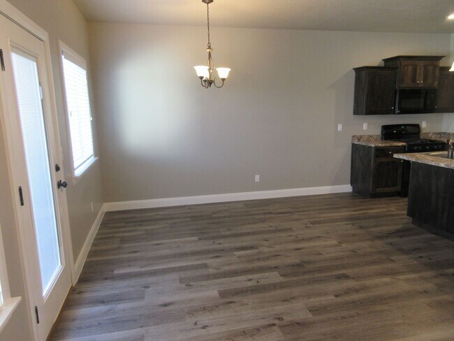 Foto del edificio - 3 Bedroom - 2.5 bathroom - in the heart of...