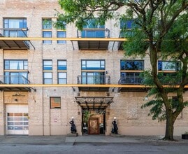 Building Photo - 2545 S Dearborn St