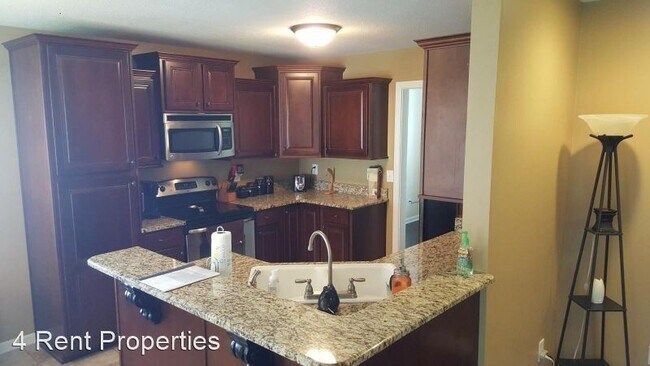 Building Photo - 3 br, 2.5 bath House - 1450 Bruceton Dr.