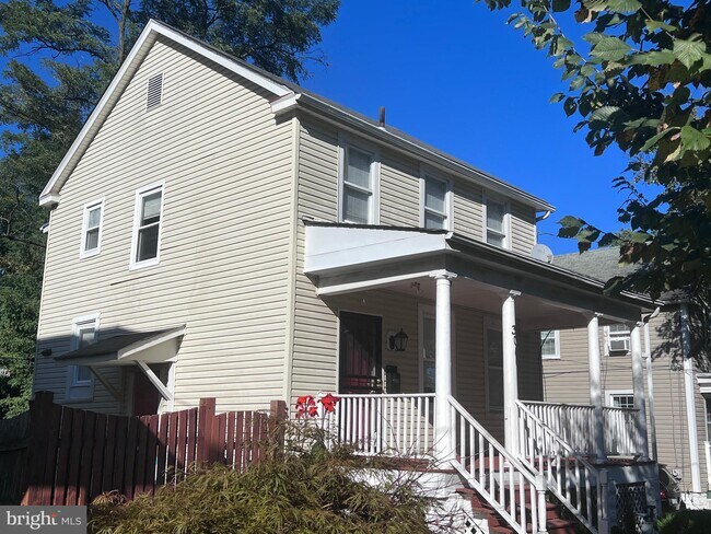 Foto del edificio - 3040 Monroe St NE