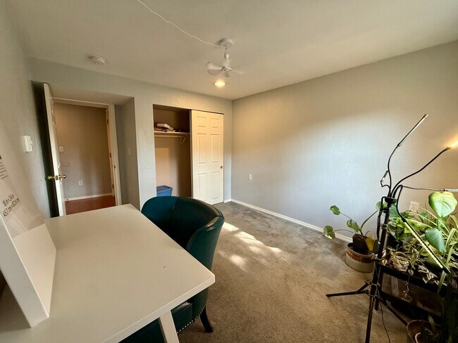 Foto del edificio - 515 NW Irving St