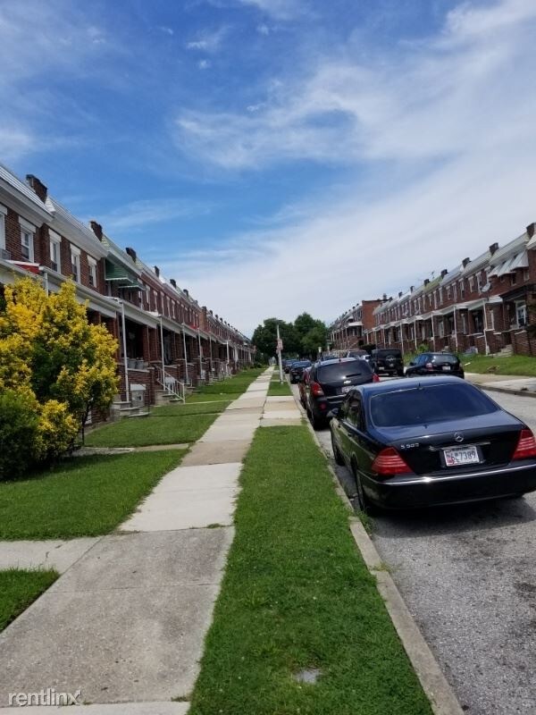 Building Photo - 4 br, 2 bath Townhome - 4359 Sheldon Ave