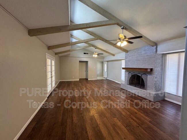 Foto del edificio - 4622 Newbury Ln