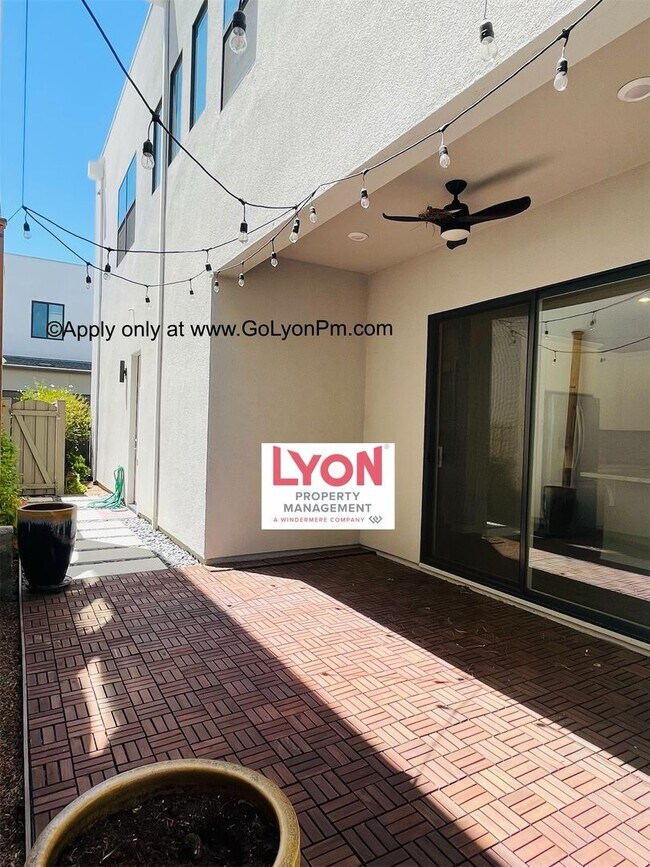 Foto del edificio - Modern Living in the heart of McKinley Village!