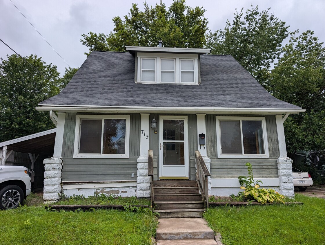 Foto principal - 719 Marsh St