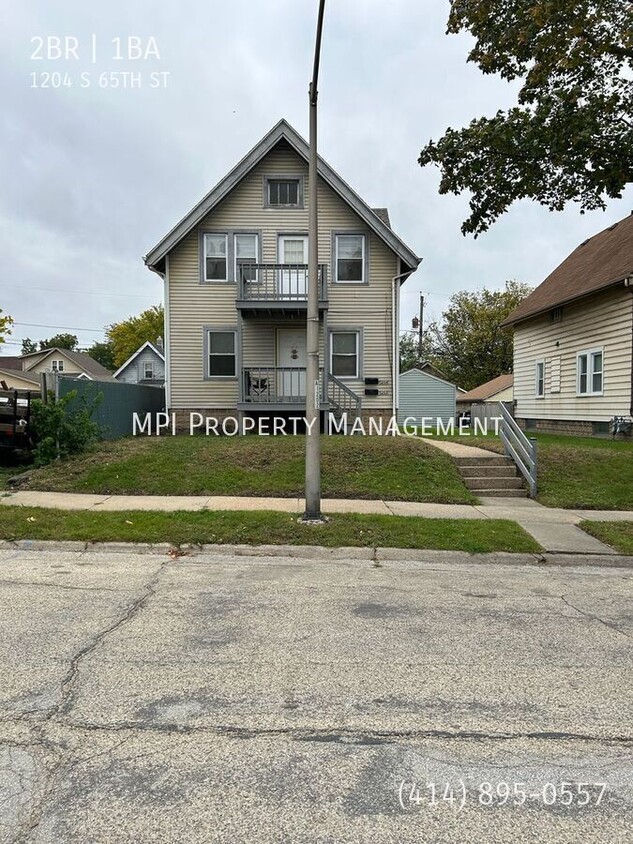 Foto principal - 1204 S 65th St