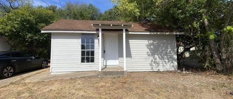 Primary Photo - 215 N Gauntt St