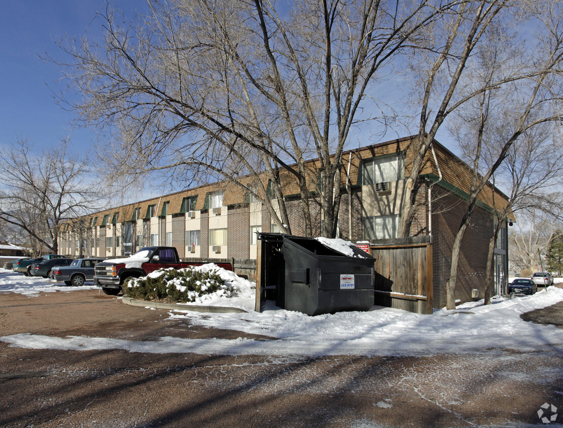 Building Photo - Bruin Manor Apartments