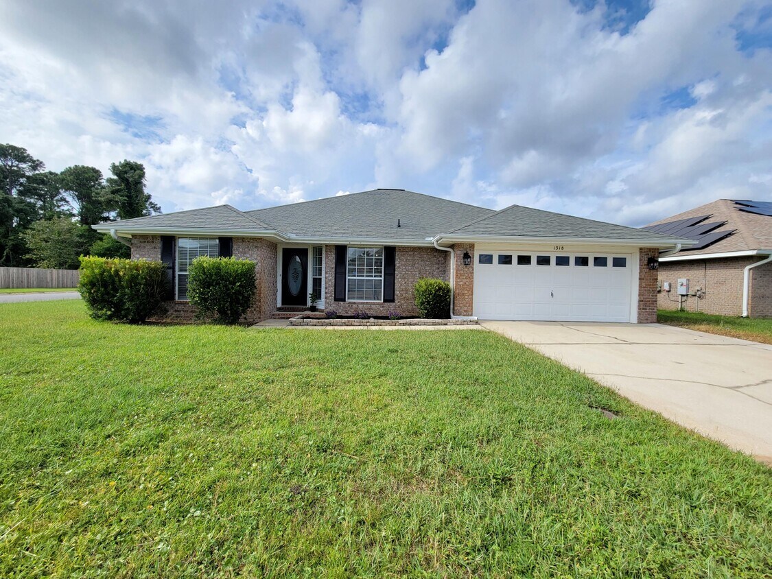 Foto principal - 1318 Harrison Ave