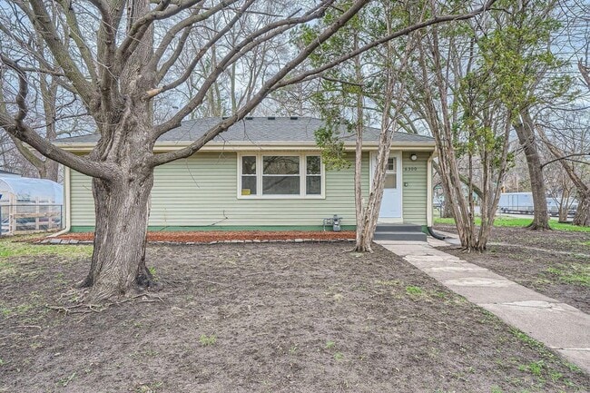 Foto del edificio - 6300 Quebec Ave N