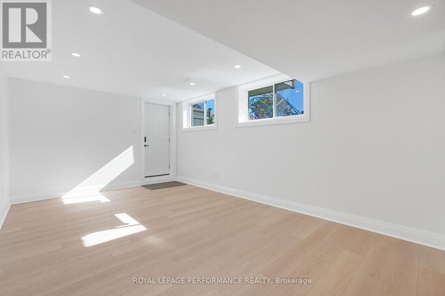 Photo du bâtiment - 1820 Appleford St