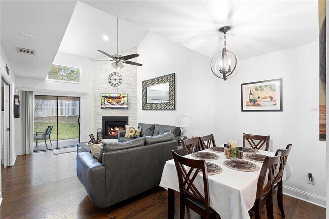 Foto del edificio - 176 Crown Point Cir