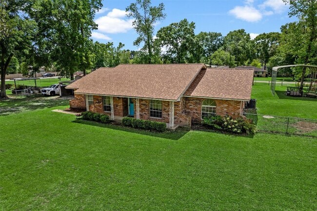 Building Photo - 24338 Redbud Ave