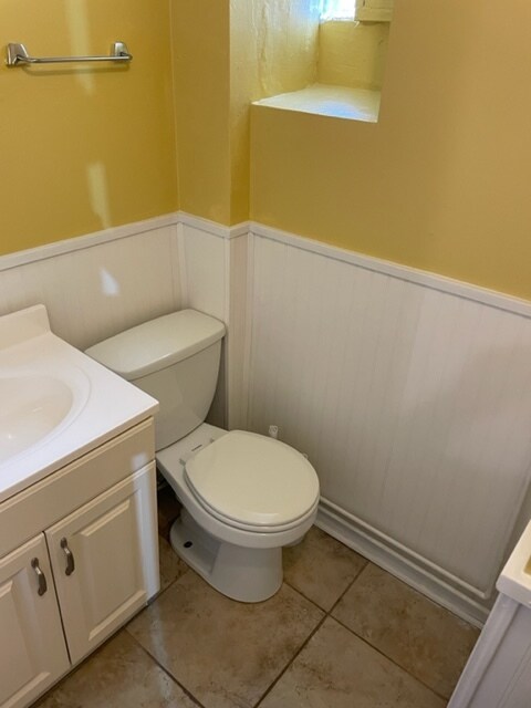 Building Photo - 5466 Lynview Ave