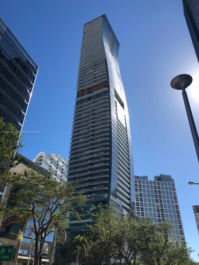 Building Photo - 1451 Brickell Ave