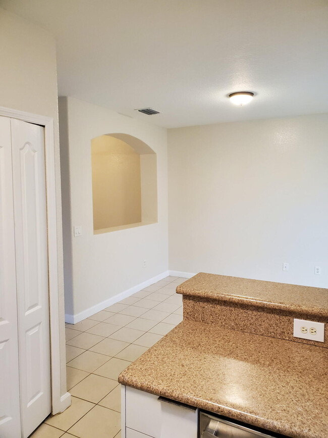 Building Photo - 2286 Shoma Dr