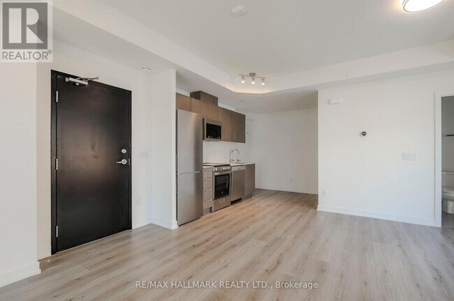 Building Photo - 861 Sheppard Ave W