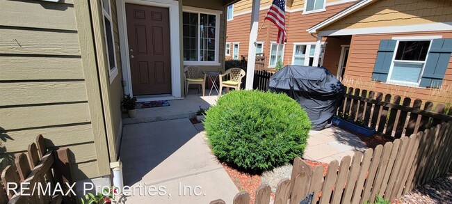 Building Photo - 3 br, 2.5 bath House - 1430 Gold Hill Mesa Dr