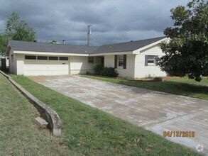 Building Photo - 3612 Linda Ave