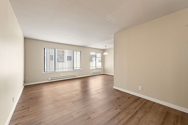 Building Photo - Recently Renovated 1BR in Fantastic Missio...