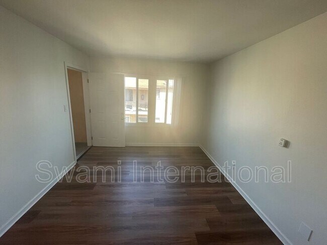 Foto del edificio - 9449 Normandie Ave