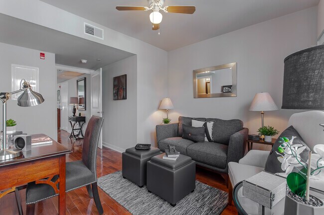Foto del edificio - 816 Glenbrook Ave