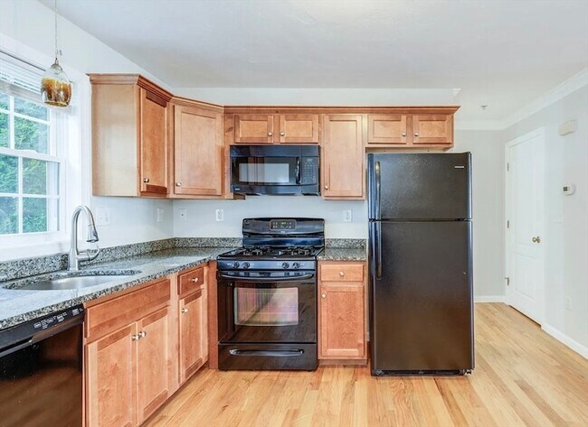Building Photo - 7 Merrimac Way