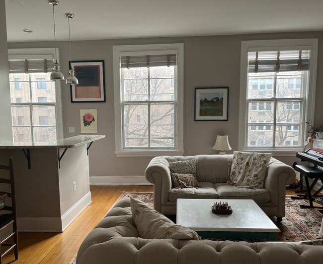 Living room - 1728 New Hampshire Ave NW