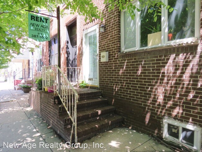 Building Photo - 3 br, 1.5 bath House - 2425 Carpenter St