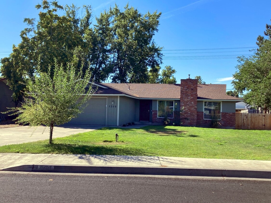 1309 Woodbury St, Richland, WA 99354 House Rental in Richland, WA